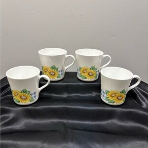 Corningware Sunflower Design White Mugs Set